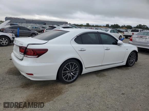 ✅ 2014 Lexus LS 460 • VIN: JTHCL5EF4E5022669 • Лот: 81842805. Опубликован ранее на Copart с пробегом 113 767 миль. Бесплатный доступ к архиву аукционных продаж из США и подробный отчёт об истории автомобиля на DreamBid. Изображение 3.