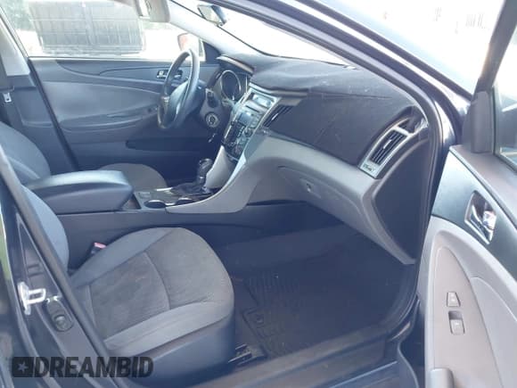 ✅ 2013 Hyundai Sonata GLS • VIN: 5NPEB4AC7DH673599 • Лот: 43602211. Опубликован ранее на IAAI с пробегом 182 136 миль. Бесплатный доступ к архиву аукционных продаж из США и подробный отчёт об истории автомобиля на DreamBid. Изображение 5.