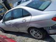 ✅ 2014 Mercedes-Benz C 250 Sport • VIN: WDDGF4HB4ER305973 • Lot: 41781503. Wystawiony na IAAI z przebiegiem 98 542 mil. Bezpłatny archiwum sprzedaży aukcyjnych z USA i szczegółowy raport historii pojazdu na DreamBid. Zdjęcie 15.