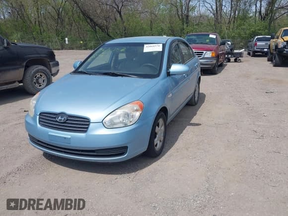✅ 2007 Hyundai Accent GLS • VIN: KMHCN46C27U097465 • Лот: 42068576. Опубликован ранее на IAAI с пробегом 129 278 миль. Бесплатный доступ к архиву аукционных продаж из США и подробный отчёт об истории автомобиля на DreamBid. Изображение 2.