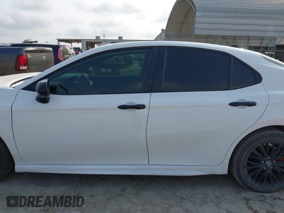 ✅ 2020 Toyota Camry SE • VIN: 4T1G11AK9LU351595 • Lot: 42309467. Listed on IAAI with 77,370 mi. Free auction sales archive from the USA and detailed vehicle history report at DreamBid. Image 15.