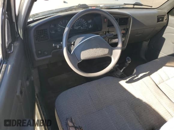 ✅ 1992 Toyota Pickup • VIN: JT4RN02P0N7002896 • Лот: 84232485. Опубликован ранее на Copart с пробегом 199 183 миль. Бесплатный доступ к архиву аукционных продаж из США и подробный отчёт об истории автомобиля на DreamBid. Изображение 8.