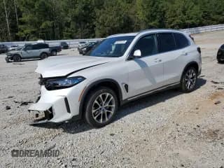✅ 2024 BMW X5 xDrive40i • VIN: 5UX23EU09R9W08369 • Лот: 82378725. Опубликован ранее на Copart с пробегом Не указан. Бесплатный доступ к архиву аукционных продаж из США и подробный отчёт об истории автомобиля на DreamBid. Изображение 1.