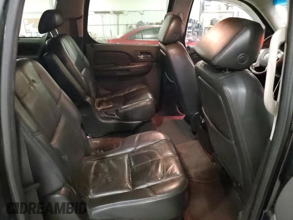 ✅ 2011 Cadillac Escalade ESV Luxury • VIN: 1GYS4HEF9BR386838 • Лот: 55864645. Опубликован ранее на Copart с пробегом 216 668 миль. Бесплатный доступ к архиву аукционных продаж из США и подробный отчёт об истории автомобиля на DreamBid. Изображение 11.