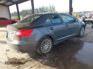 ✅ 2010 Suzuki Kizashi • VIN: JS2RE9A5XA6100604 • Lot: 41361311. Wystawiony na IAAI z przebiegiem 117 104 mil. Bezpłatny archiwum sprzedaży aukcyjnych z USA i szczegółowy raport historii pojazdu na DreamBid. Zdjęcie 4.