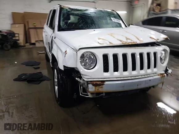 ✅ 2014 Jeep Patriot Limited • VIN: 1C4NJRCBXED528973 • Lot: 49798935. Listed on Copart with 93,778 mi. Free auction sales archive from the USA and detailed vehicle history report at DreamBid. Image 14.