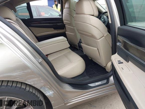 ✅ 2012 BMW 7 Series 740i • VIN: WBAKA4C51CC613670 • Lot: 41582639. Listed on IAAI with 149,753 mi. Free auction sales archive from the USA and detailed vehicle history report at DreamBid. Image 8.