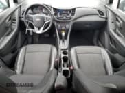 ✅ 2022 Chevrolet Trax LT • VIN: KL7CJPSM4NB556484 • Lot: 92240915. Wystawiony na Copart z przebiegiem 43 890 mil. Bezpłatny archiwum sprzedaży aukcyjnych z USA i szczegółowy raport historii pojazdu na DreamBid. Zdjęcie 8.