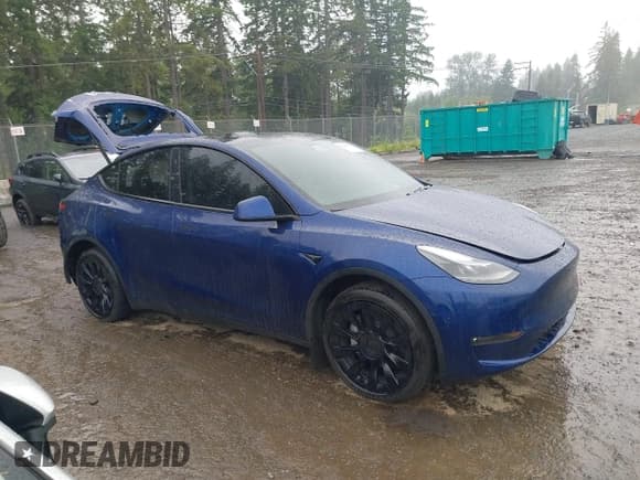 ✅ 2024 Tesla Model Y Long Range • VIN: 7SAYGAEE6RF988976 • Lot: 42380729. Wystawiony na IAAI z przebiegiem 15 739 mil. Bezpłatny archiwum sprzedaży aukcyjnych z USA i szczegółowy raport historii pojazdu na DreamBid. Zdjęcie 14.