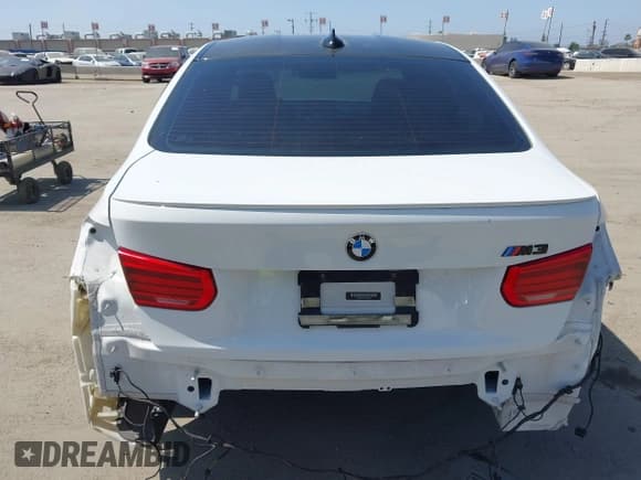 ✅ 2016 BMW M3 • VIN: WBS8M9C50G5D30278 • Lot: 42549894. Wystawiony na IAAI z przebiegiem 82 340 mil. Bezpłatny archiwum sprzedaży aukcyjnych z USA i szczegółowy raport historii pojazdu na DreamBid. Zdjęcie 17.