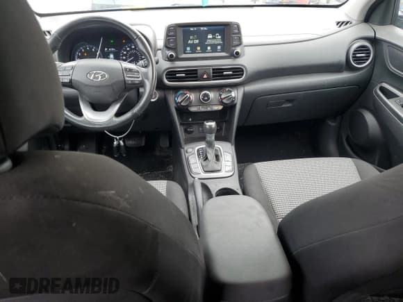 ✅ 2018 Hyundai Kona SEL • VIN: KM8K22AA3JU080017 • Лот: 71088584. Опубликован ранее на Copart с пробегом 27 081 миль. Бесплатный доступ к архиву аукционных продаж из США и подробный отчёт об истории автомобиля на DreamBid. Изображение 8.