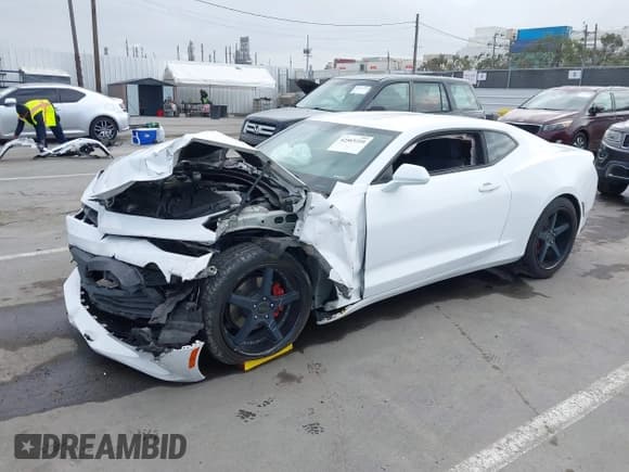 ✅ 2018 Chevrolet Camaro 1LT • VIN: 1G1FB1RX7J0146786 • Lot: 42565210. Wystawiony na IAAI z przebiegiem 168 097 mil. Bezpłatny archiwum sprzedaży aukcyjnych z USA i szczegółowy raport historii pojazdu na DreamBid. Zdjęcie 2.