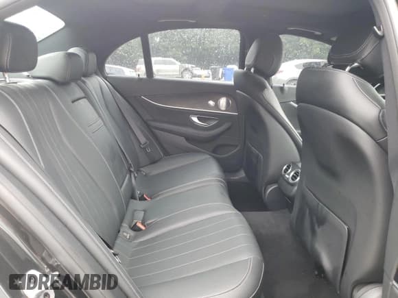 ✅ 2021 Mercedes-Benz E 350 • VIN: W1KZF8DB5MA908661 • Lot: 67531515. Wystawiony na Copart z przebiegiem 91 380 mil. Bezpłatny archiwum sprzedaży aukcyjnych z USA i szczegółowy raport historii pojazdu na DreamBid. Zdjęcie 10.