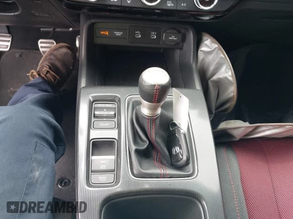 ✅ 2025 Honda Civic Si • VIN: 2HGFE1E57SH475215 • Лот: 42360137. Опубликован ранее на IAAI с пробегом 4 555 миль. Бесплатный доступ к архиву аукционных продаж из США и подробный отчёт об истории автомобиля на DreamBid. Изображение 11.