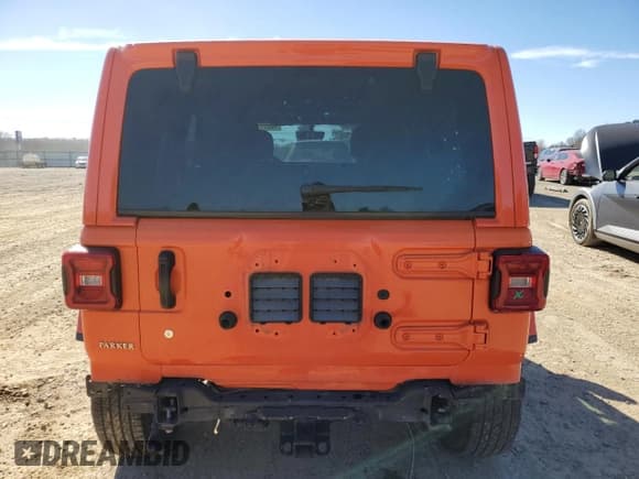 ✅ 2018 Jeep Wrangler Unlimited Sahara • VIN: 1C4HJXEG1JW224276 • Lot: 46891195. Listed on Copart with 66,755 mi. Free auction sales archive from the USA and detailed vehicle history report at DreamBid. Image 6.
