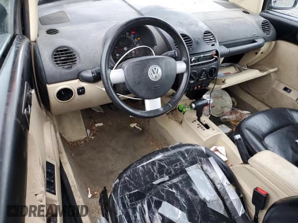 ✅ 2003 Volkswagen Beetle GLS • VIN: 3VWCD21Y53M316266 • Lot: 85853844. Listed on Copart with 149,715 mi. Free auction sales archive from the USA and detailed vehicle history report at DreamBid. Image 8.