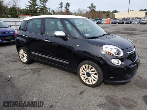 ✅ 2015 FIAT 500L Lounge • VIN: ZFBCFACH5FZ030024 • Lot: 54107425. Listed on Copart with 126,689 mi. Free auction sales archive from the USA and detailed vehicle history report at DreamBid. Image 4.