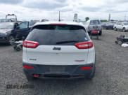 ✅ 2017 Jeep Cherokee Trailhawk L Plus • VIN: 1C4PJMBS2HD218558 • Lot: 42239283. Wystawiony na IAAI z przebiegiem 147 838 mil. Bezpłatny archiwum sprzedaży aukcyjnych z USA i szczegółowy raport historii pojazdu na DreamBid. Zdjęcie 16.