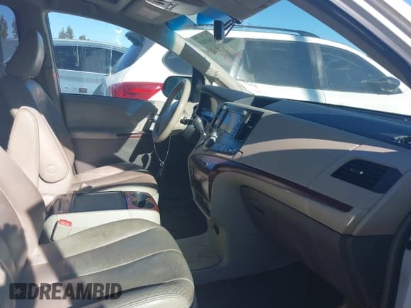 ✅ 2014 Toyota Sienna XLE • VIN: 5TDYK3DC3ES415711 • Lot: 43643569. Listed on IAAI with 205,322 mi. Free auction sales archive from the USA and detailed vehicle history report at DreamBid. Image 5.