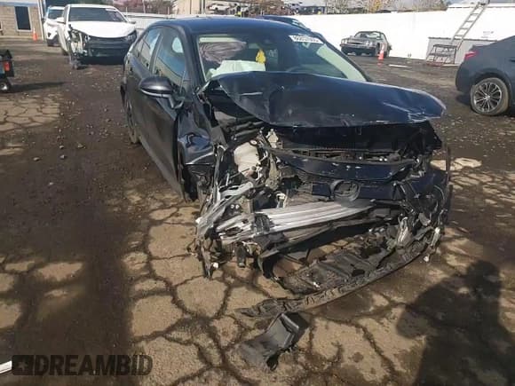 ✅ 2022 Toyota Corolla LE • VIN: 5YFEPMAE5NP328921 • Lot: 86857665. Wystawiony na Copart z przebiegiem 81 344 mil. Bezpłatny archiwum sprzedaży aukcyjnych z USA i szczegółowy raport historii pojazdu na DreamBid. Zdjęcie 13.