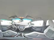 ✅ 2017 Chevrolet Bolt EV Premier • VIN: 1G1FX6S04H4143729 • Lot: 61012435. Wystawiony na Copart z przebiegiem 54 277 mil. Bezpłatny archiwum sprzedaży aukcyjnych z USA i szczegółowy raport historii pojazdu na DreamBid. Zdjęcie 15.