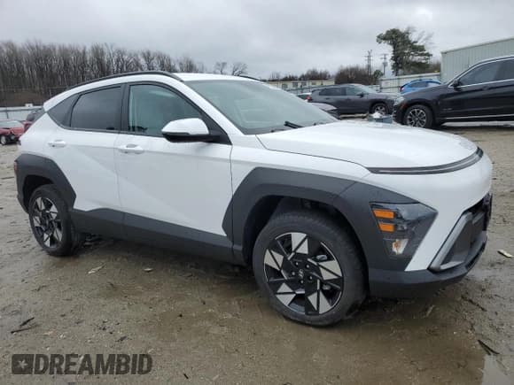 ✅ 2024 Hyundai Kona SEL • VIN: KM8HCCAB8RU070939 • Лот: 43383435. Опубликован ранее на Copart с пробегом 5 120 миль. Бесплатный доступ к архиву аукционных продаж из США и подробный отчёт об истории автомобиля на DreamBid. Изображение 4.
