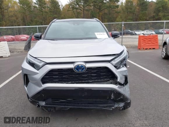 ✅ 2024 Toyota RAV4 Hybrid XSE • VIN: 2T3E6RFV6RW063723 • Lot: 43498363. Wystawiony na IAAI z przebiegiem 10 317 mil. Bezpłatny archiwum sprzedaży aukcyjnych z USA i szczegółowy raport historii pojazdu na DreamBid. Zdjęcie 12.