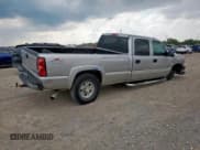 ✅ 2005 Chevrolet Silverado 2500HD LS • VIN: 1GCHK23235F936835 • Lot: 67784385. Wystawiony na Copart z przebiegiem Nie podano. Bezpłatny archiwum sprzedaży aukcyjnych z USA i szczegółowy raport historii pojazdu na DreamBid. Zdjęcie 3.