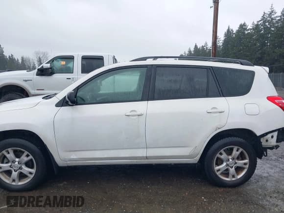✅ 2011 Toyota RAV4 • VIN: JTMBK4DV0B5106065 • Лот: 41671279. Опубликован ранее на IAAI с пробегом 85 786 миль. Бесплатный доступ к архиву аукционных продаж из США и подробный отчёт об истории автомобиля на DreamBid. Изображение 14.