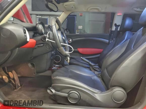 ✅ 2013 MINI Hardtop • VIN: WMWSU3C55DT374899 • Lot: 95313455. Wystawiony na Copart z przebiegiem 112 421 mil. Bezpłatny archiwum sprzedaży aukcyjnych z USA i szczegółowy raport historii pojazdu na DreamBid. Zdjęcie 7.