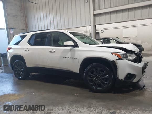 ✅ 2021 Chevrolet Traverse RS • VIN: 1GNEVJKW5MJ218117 • Lot: 42496133. Wystawiony na IAAI z przebiegiem 51 154 mil. Bezpłatny archiwum sprzedaży aukcyjnych z USA i szczegółowy raport historii pojazdu na DreamBid. Zdjęcie 13.