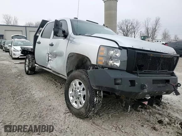 ✅ 2012 Chevrolet Silverado 2500HD LT • VIN: 1GC1KXC84CF208926 • Lot: 47636585. Wystawiony na Copart z przebiegiem 270 038 mil. Bezpłatny archiwum sprzedaży aukcyjnych z USA i szczegółowy raport historii pojazdu na DreamBid. Zdjęcie 14.