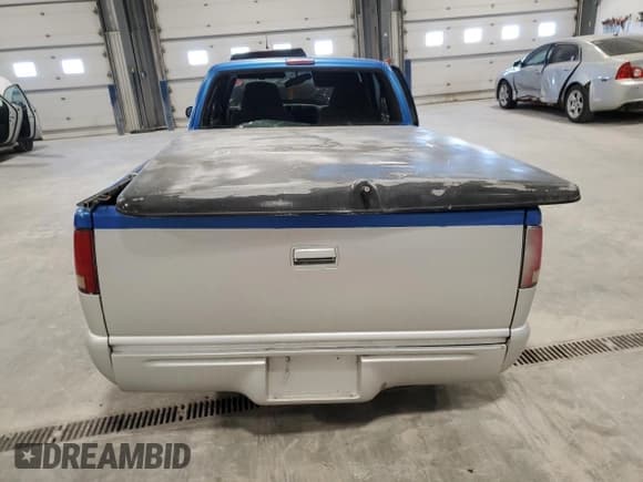 ✅ 1998 Chevrolet S-10 LS • VIN: 1GCCS1947W8192787 • Lot: 85696744. Wystawiony na Copart z przebiegiem Nie podano. Bezpłatny archiwum sprzedaży aukcyjnych z USA i szczegółowy raport historii pojazdu na DreamBid. Zdjęcie 6.