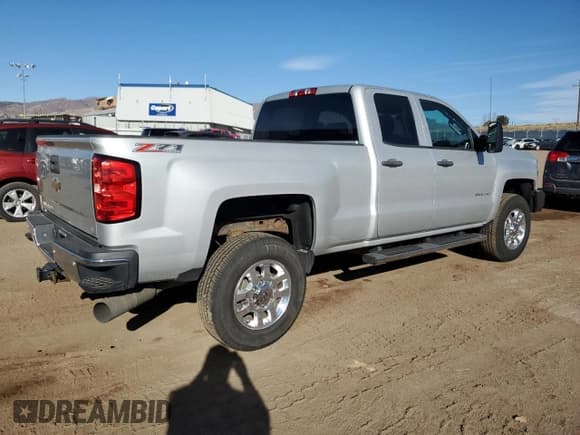 ✅ 2015 Chevrolet Silverado 2500HD LT • VIN: 1GC2KVE83FZ100421 • Лот: 48493505. Опубликован ранее на Copart с пробегом 91 181 миль. Бесплатный доступ к архиву аукционных продаж из США и подробный отчёт об истории автомобиля на DreamBid. Изображение 3.