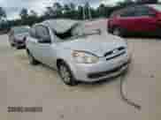 2008 Hyundai Accent GS z VIN KMHCM36CX8U101308, wystawiony jako Copart lot #73219834 z przebiegiem Nie podano mil oraz Szkoda całkowita • Salvage title. Historia ofert i sprzedaży dostępna na DreamBid. Obrazek 10.
