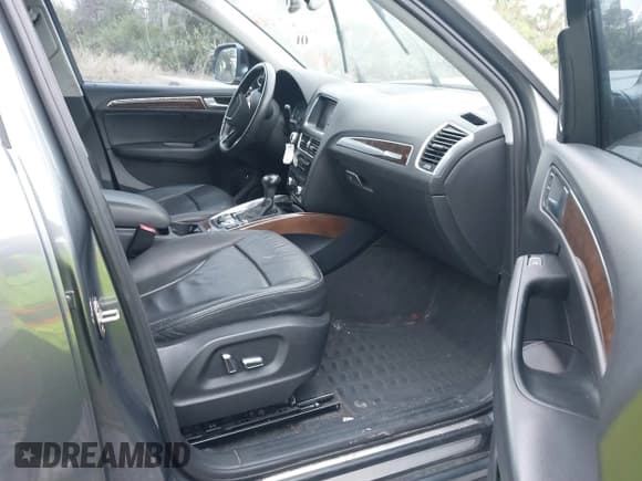 ✅ 2016 Audi Q5 Premium Plus • VIN: WA1L2AFP7GA009259 • Lot: 41622242. Wystawiony na IAAI z przebiegiem Nie podano. Bezpłatny archiwum sprzedaży aukcyjnych z USA i szczegółowy raport historii pojazdu na DreamBid. Zdjęcie 5.