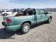 1997 Chevrolet S-10 LS with VIN 1GCDT19X5V8103938, listed as a Copart auction lot 52643405 with 204,691 mi miles and Salvage title. Bid and sale history available at DreamBid. Image 3.