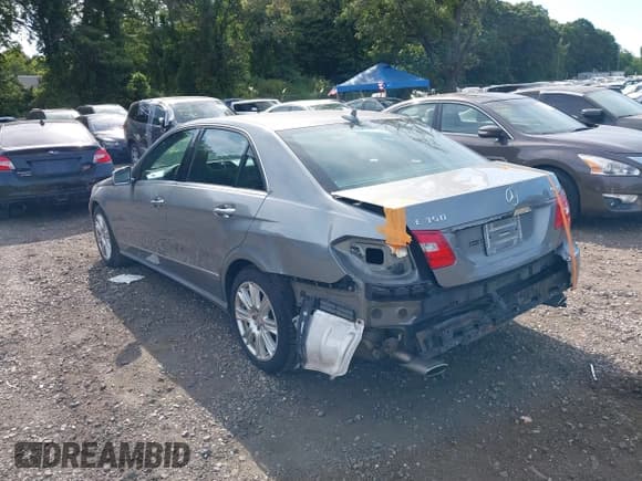 ✅ 2013 Mercedes-Benz E 350 Luxury • VIN: WDDHF8JB3DA738512 • Lot: 43079941. Wystawiony na IAAI z przebiegiem 126 335 mil. Bezpłatny archiwum sprzedaży aukcyjnych z USA i szczegółowy raport historii pojazdu na DreamBid. Zdjęcie 3.
