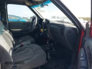 ✅ 2002 Chevrolet S-10 • VIN: 1GCCS19W528163655 • Лот: 39418531. Опубликован ранее на IAAI с пробегом 268 397 миль. Бесплатный доступ к архиву аукционных продаж из США и подробный отчёт об истории автомобиля на DreamBid. Изображение 5.