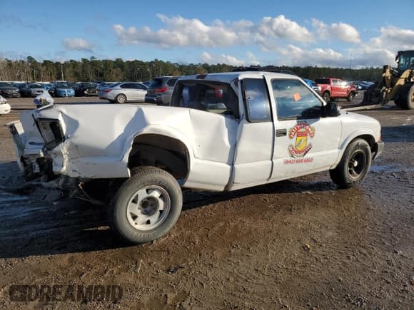 ✅ 2003 Chevrolet S-10 • VIN: 1GCCS19H538155218 • Лот: 41485795. Опубликован ранее на Copart с пробегом 247 331 миль. Бесплатный доступ к архиву аукционных продаж из США и подробный отчёт об истории автомобиля на DreamBid. Изображение 3.