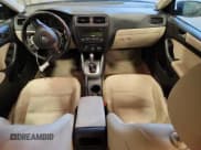 ✅ 2012 Volkswagen Jetta SE • VIN: 3VWDX7AJ4CM114482 • Lot: 85723835. Wystawiony na Copart z przebiegiem 159 511 mil. Bezpłatny archiwum sprzedaży aukcyjnych z USA i szczegółowy raport historii pojazdu na DreamBid. Zdjęcie 8.