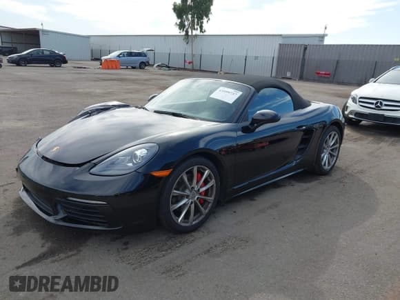 ✅ 2017 Porsche 718 Boxster S • VIN: WP0CB2A89HS241269 • Lot: 43599737. Wystawiony na IAAI z przebiegiem 19 139 mil. Bezpłatny archiwum sprzedaży aukcyjnych z USA i szczegółowy raport historii pojazdu na DreamBid. Zdjęcie 2.