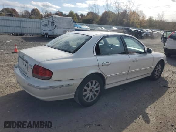 2004 Hyundai Sonata GLS with VIN KMHWF35H34A920659, listed as a Copart auction lot 77813554 with 76,938 mi miles and Clean title. Bid and sale history available at DreamBid. Image 3.
