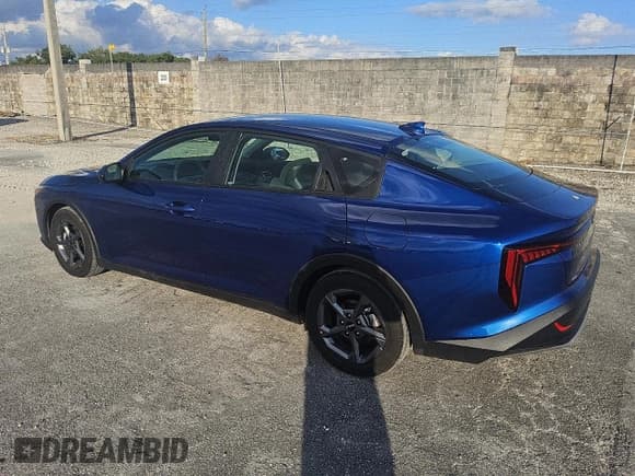 ✅ 2025 Kia K4 LXS • VIN: 3KPFT4DE1SE060037 • Lot: 92843675. Wystawiony na Copart z przebiegiem 13 833 mil. Bezpłatny archiwum sprzedaży aukcyjnych z USA i szczegółowy raport historii pojazdu na DreamBid. Zdjęcie 2.