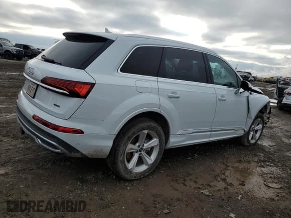 ✅ 2023 Audi Q7 Premium • VIN: WA1ACBF79PD007800 • Lot: 45153985. Listed on Copart with 21,349 mi. Free auction sales archive from the USA and detailed vehicle history report at DreamBid. Image 3.