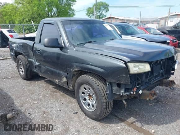 2004 Chevrolet Silverado 1500 z VIN 1GCEC14T24Z201973, wystawiony jako IAAI lot #41975574 z przebiegiem 127 796 mil mil oraz . Historia ofert i sprzedaży dostępna na DreamBid. Obrazek 1.