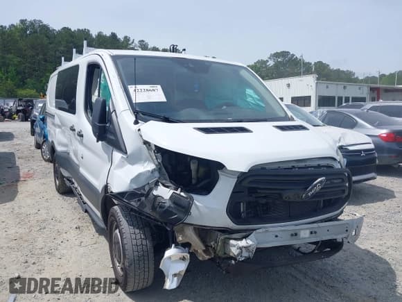 ✅ 2016 Ford Transit Cargo • VIN: 1FTYE1YM6GKB15539 • Lot: 42228687. Wystawiony na IAAI z przebiegiem 326 338 mil. Bezpłatny archiwum sprzedaży aukcyjnych z USA i szczegółowy raport historii pojazdu na DreamBid. Zdjęcie 1.