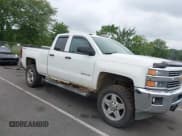 ✅ 2015 Chevrolet Silverado 2500HD LT • VIN: 1GC2KVEG6FZ100680 • Lot: 42928881. Wystawiony na IAAI z przebiegiem 286 834 mil. Bezpłatny archiwum sprzedaży aukcyjnych z USA i szczegółowy raport historii pojazdu na DreamBid. Zdjęcie 1.
