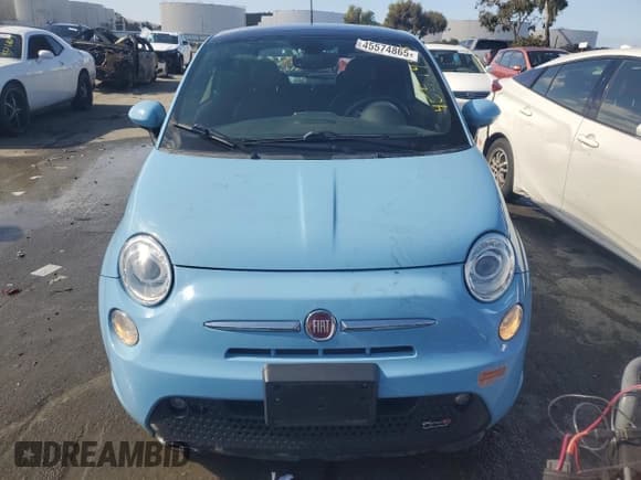 ✅ 2017 FIAT 500e • VIN: 3C3CFFGE8HT563364 • Lot: 45574865. Listed on Copart with 49,281 mi. Free auction sales archive from the USA and detailed vehicle history report at DreamBid. Image 5.