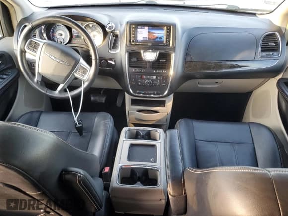 ✅ 2012 Chrysler Town & Country Touring L • VIN: 2C4RC1CG5CR386907 • Lot: 91061325. Listed on Copart with 194,583 mi. Free auction sales archive from the USA and detailed vehicle history report at DreamBid. Image 8.